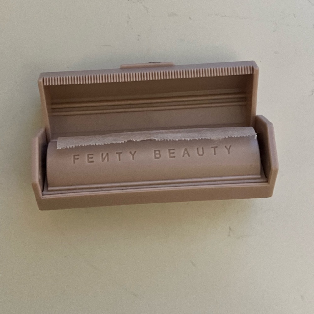 Fenty Invisimatte Blotting Paper